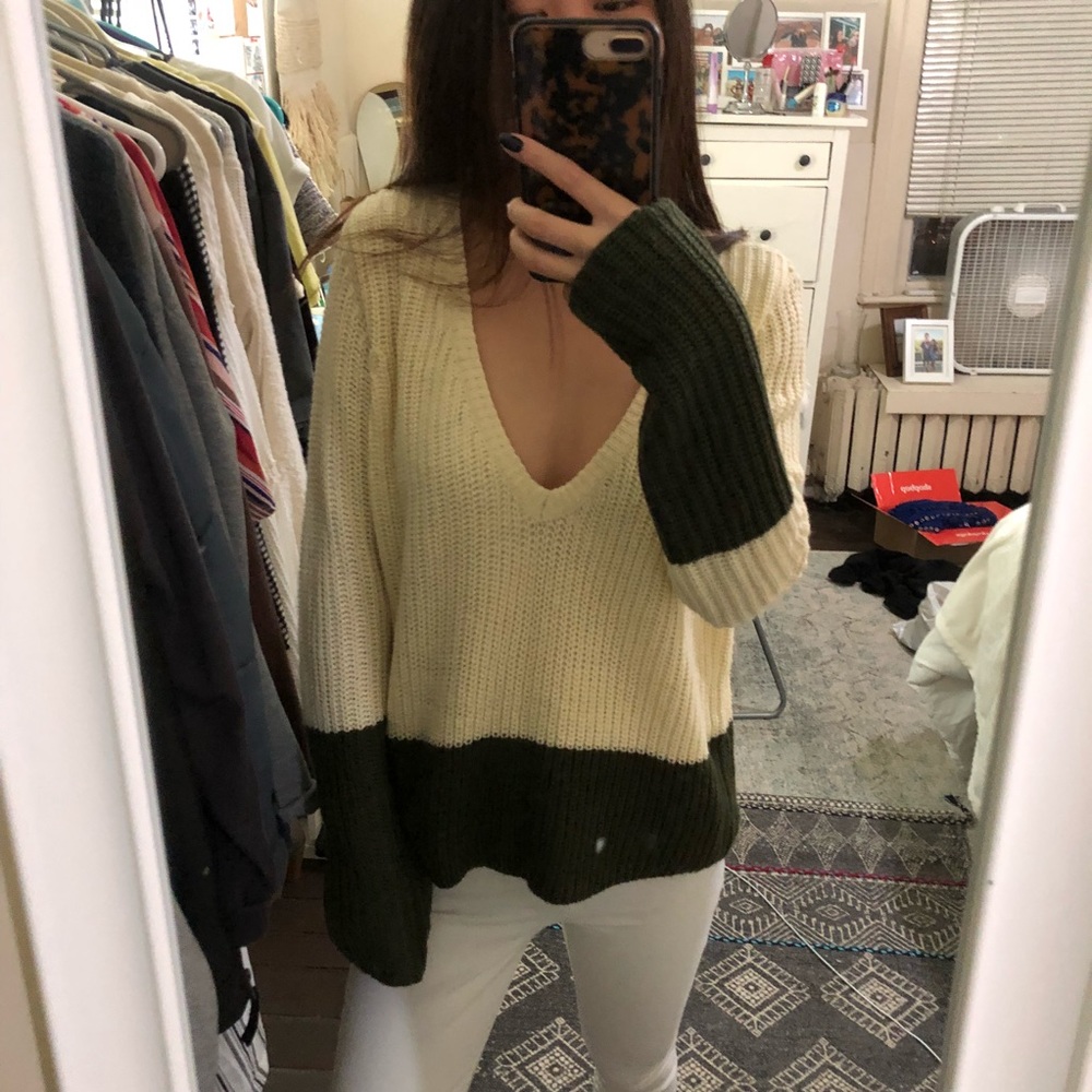 Colorblock v sweater